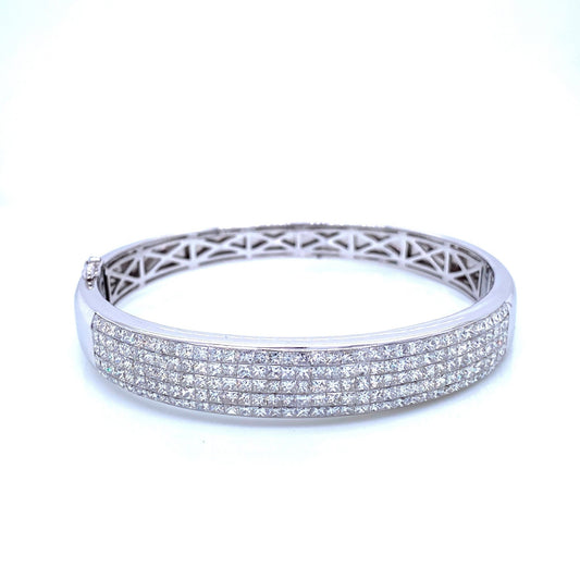 "BANG01017" Princess Cut Diamond and 18K White Gold Bangle