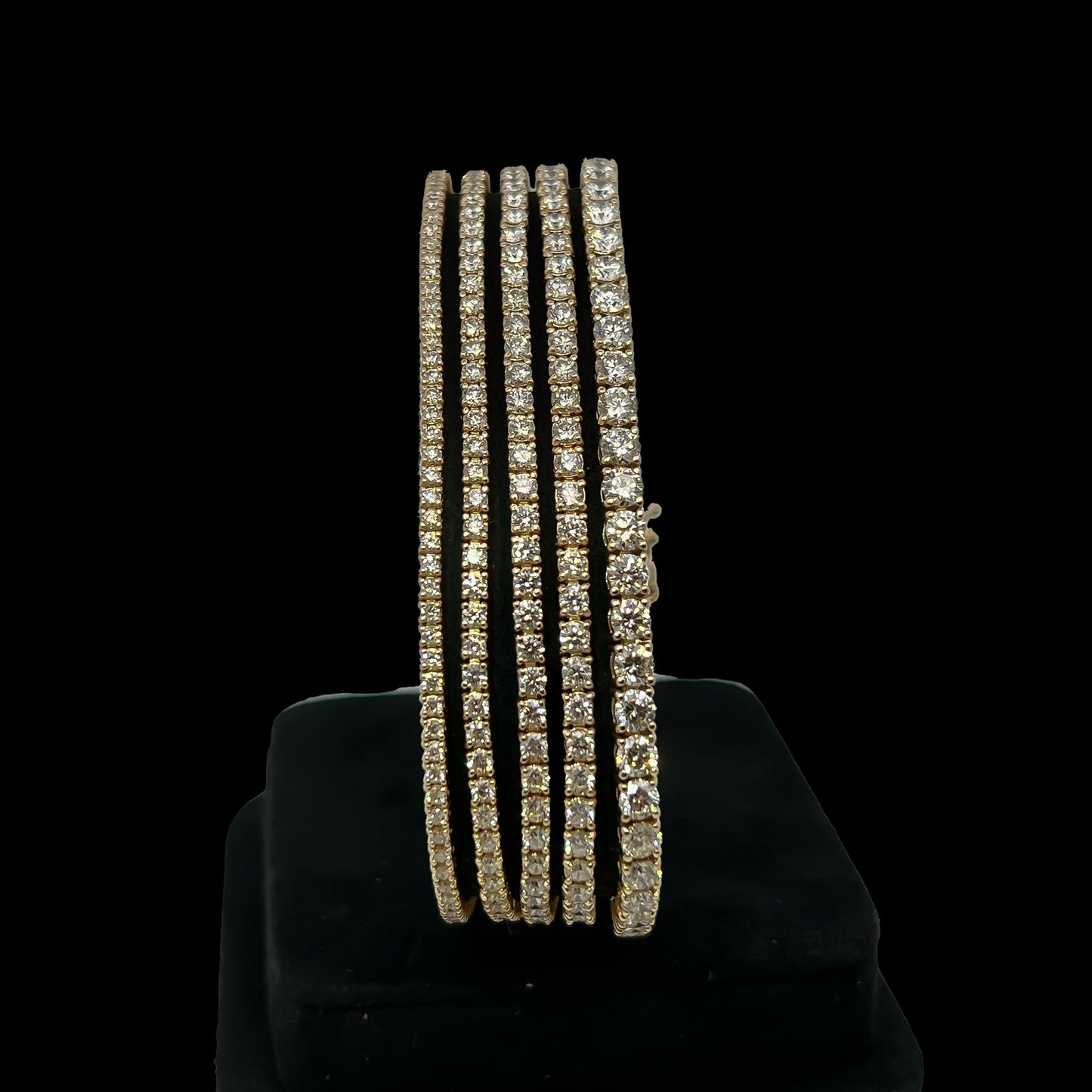 Earth Diamond Tennis Bracelet set in 14K Yellow Gold