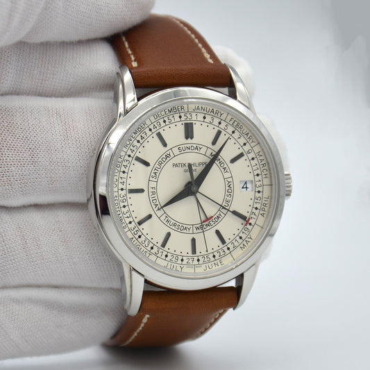 Patek Philippe Calatrava 5212A-001 40mm Silver Dial
