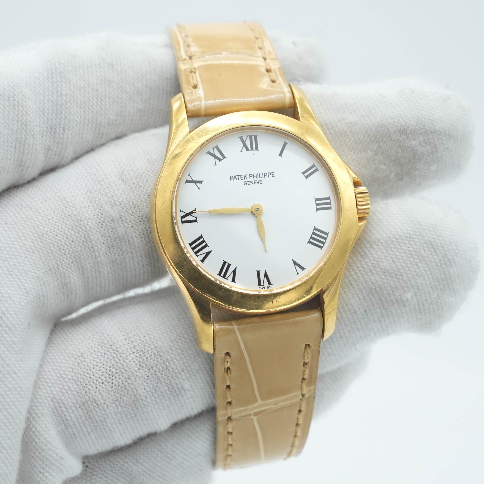 PATEK PHILIPPE 18K Yellow Gold 28mm Calatrava 4905J ladies manual winding