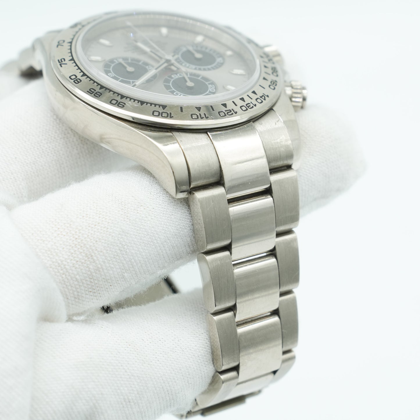 Rolex Cosmograph Daytona 40mm White Gold Silver Dial 116509