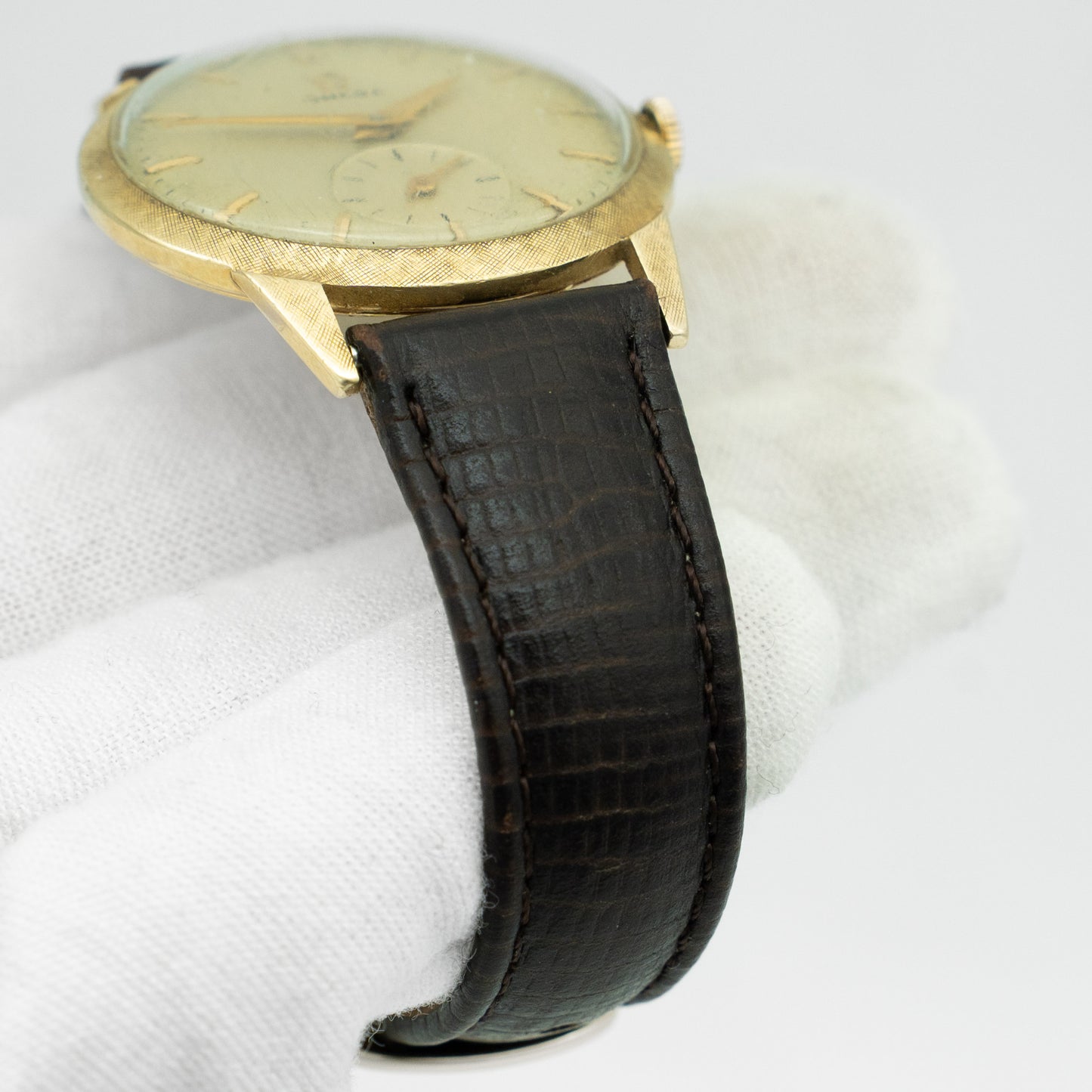 Omega Bumper 6569 Gold 32mm Yellow Dial Mens Watch