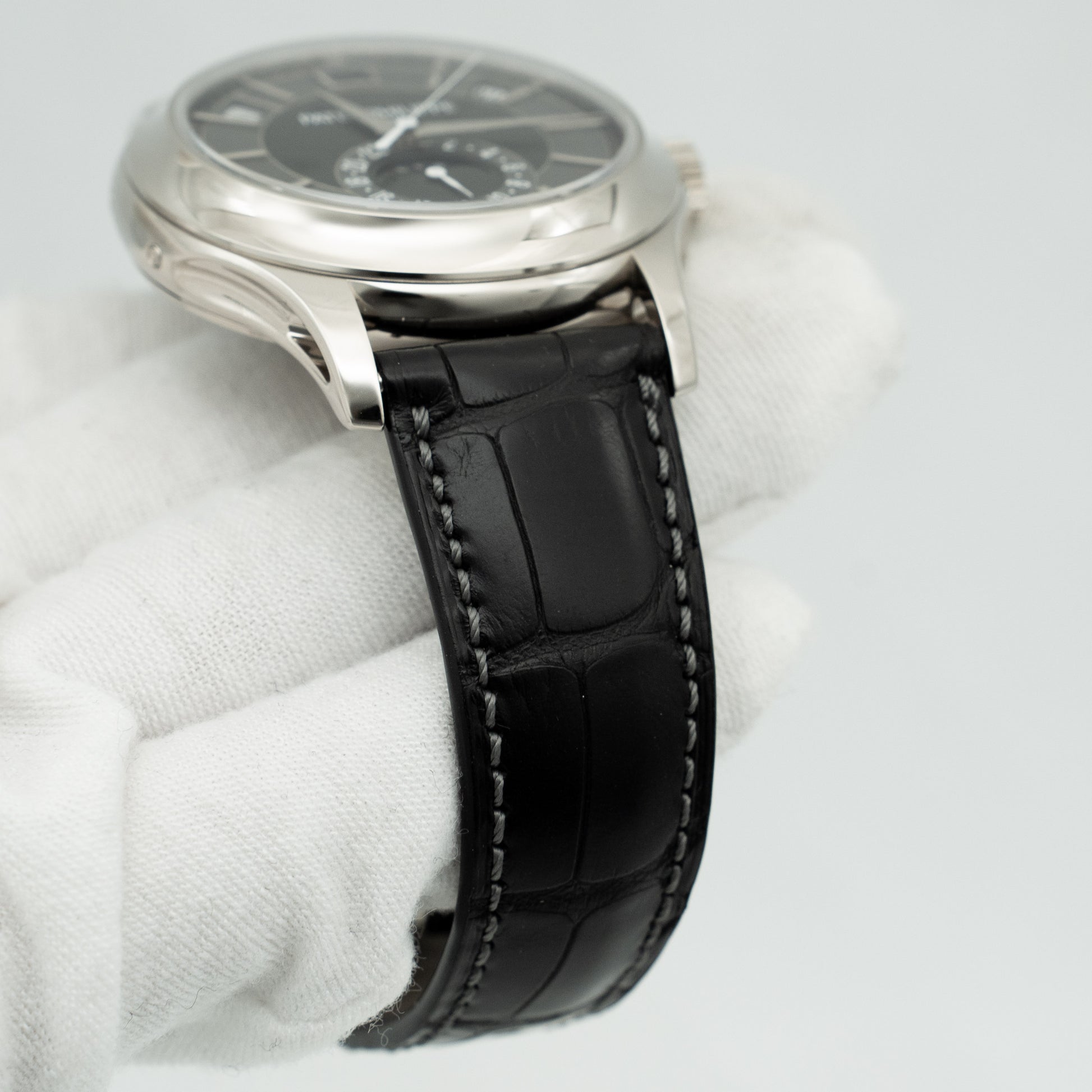 Patek Philippe Complications 5205G-010 Annual Calendar White Gold Black Dial