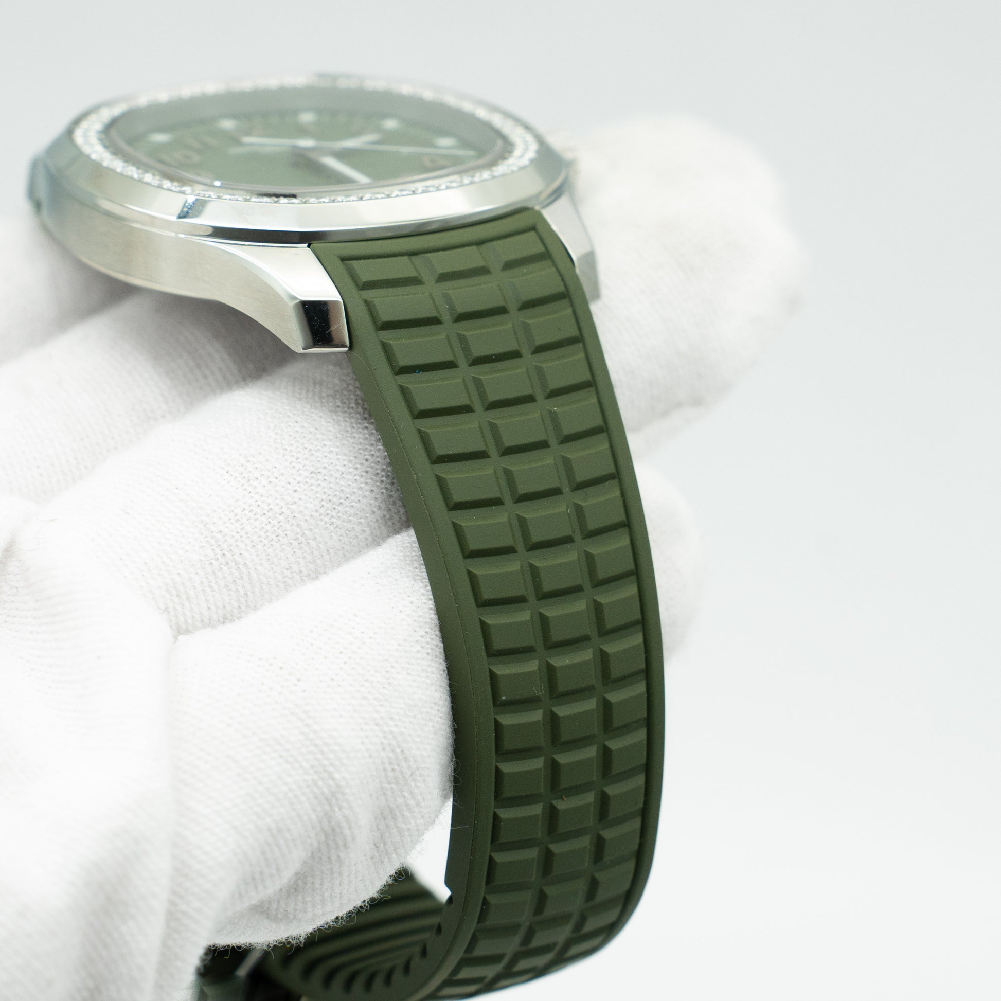 Patek Philippe Aquanaut 5267/200A-011 Khaki Green Dial Uncut Strap
