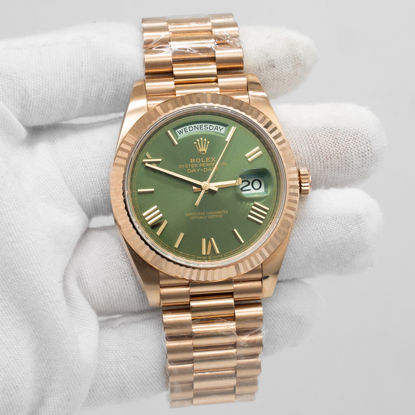 Rolex Day-Date 40 228235 President 18K Everose Gold Fluted Olive Green Dial