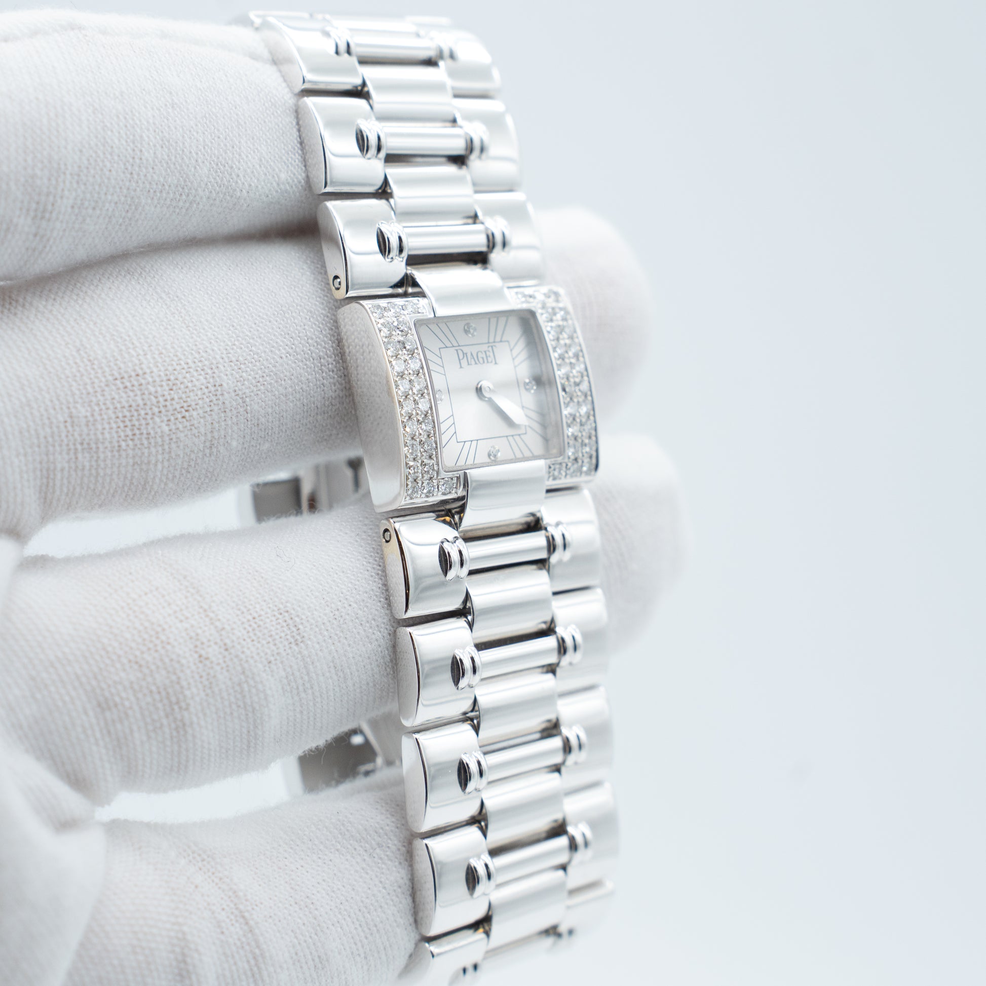 Piaget Dancer 18K Gold Bracelet Diamond Bezel Ladies Watch 50011 K83 21mm