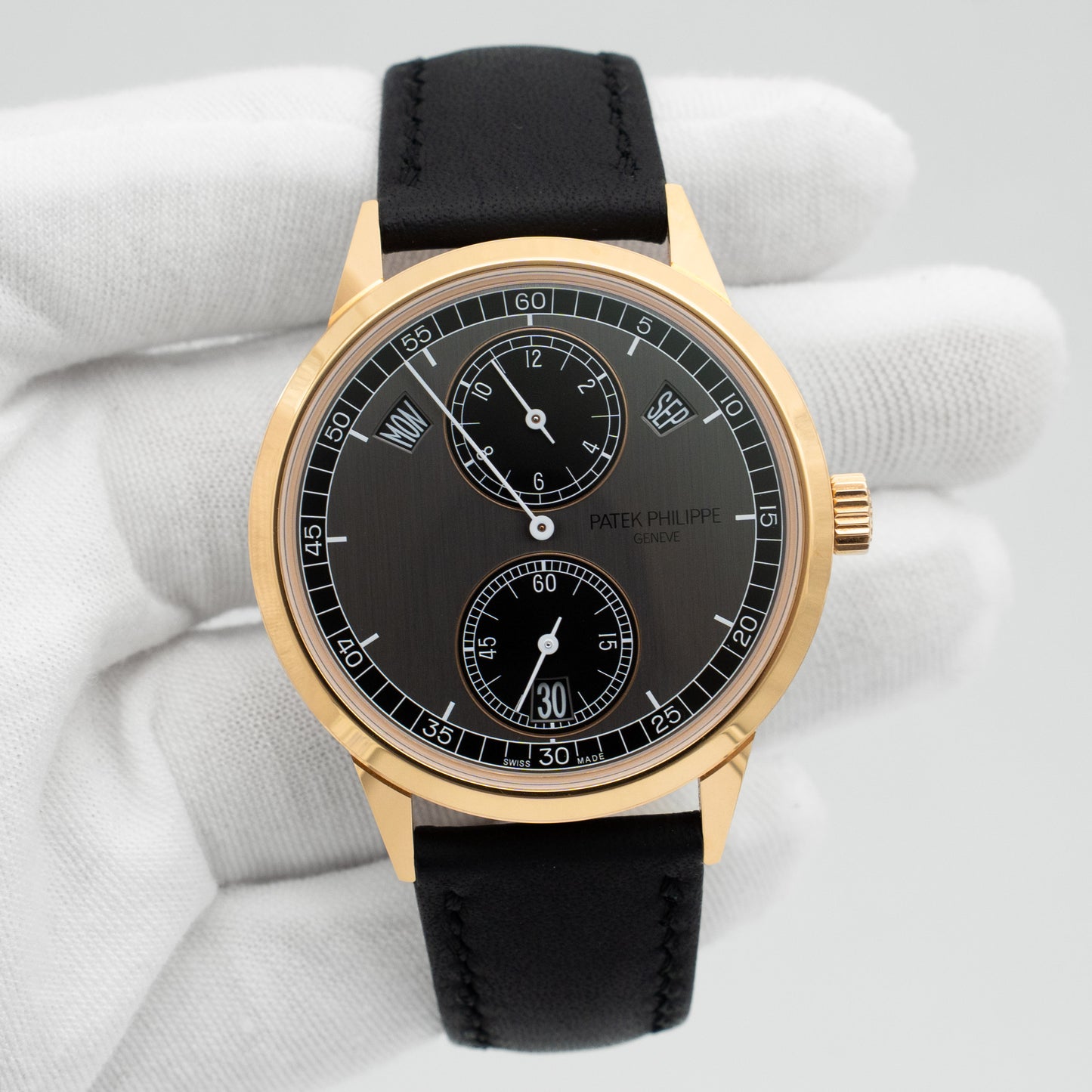 Patek Philippe Annual Calendar Regulator Rose Gold 40.5mm 5235/50R-001