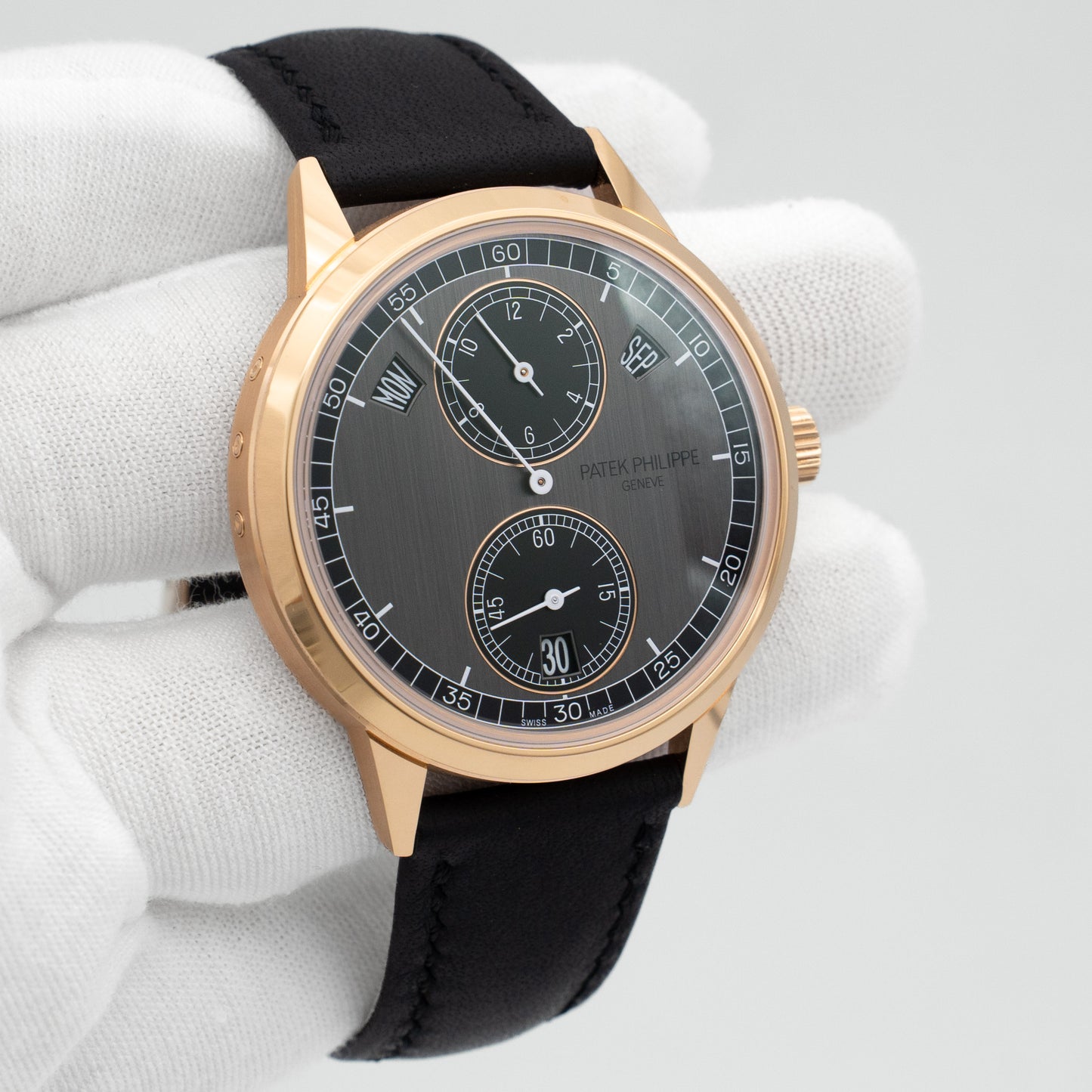 Patek Philippe Annual Calendar Regulator Rose Gold 40.5mm 5235/50R-001
