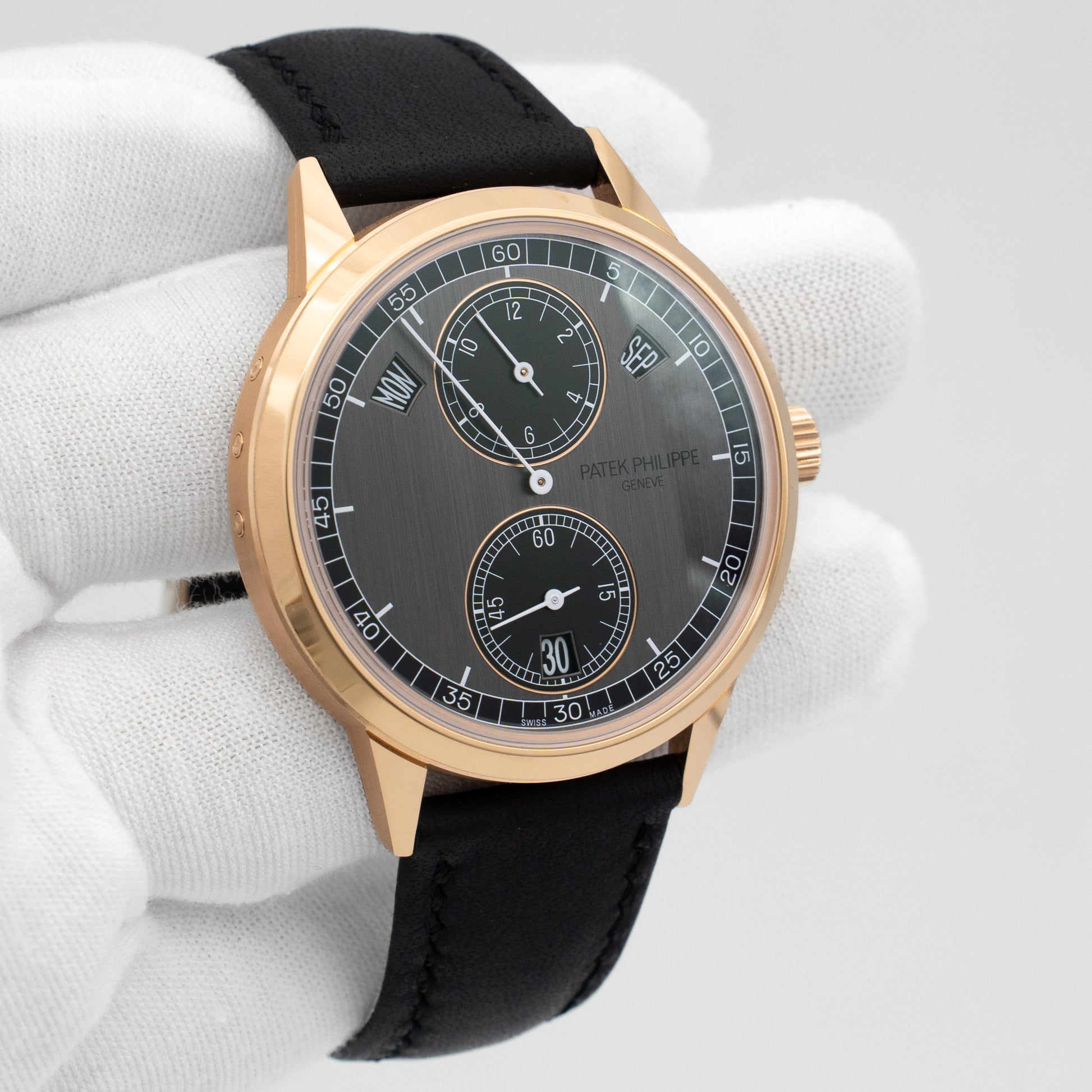 Patek Philippe Annual Calendar Regulator Rose Gold 40.5mm 5235/50R-001