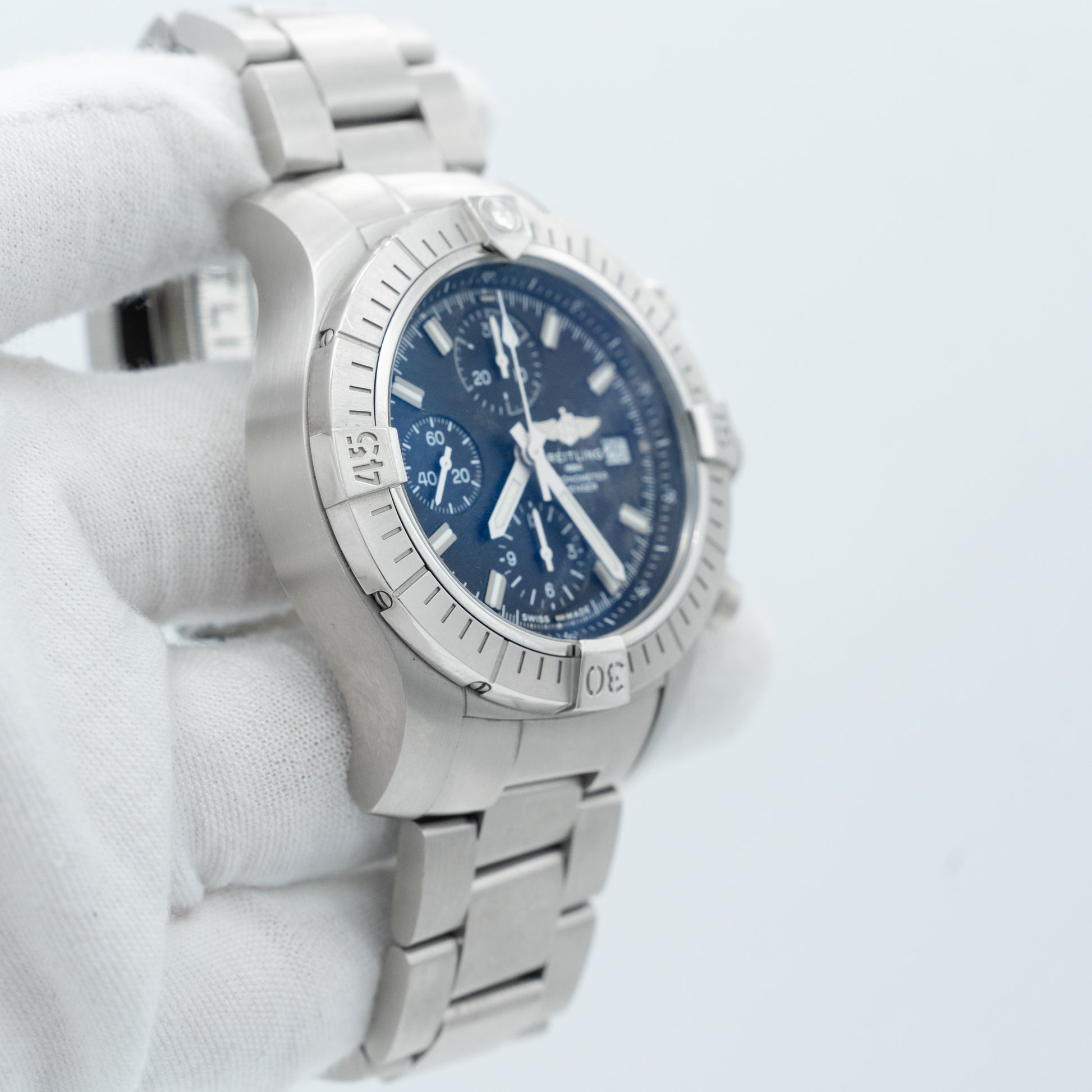 Breitling Avenger Chronograph 43mm A13385101B1A1 Black Dial