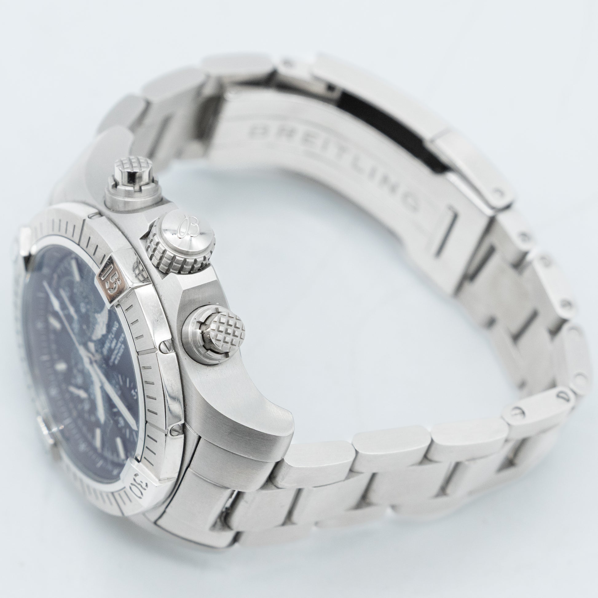 Breitling Avenger Chronograph 43mm A13385101B1A1 Black Dial