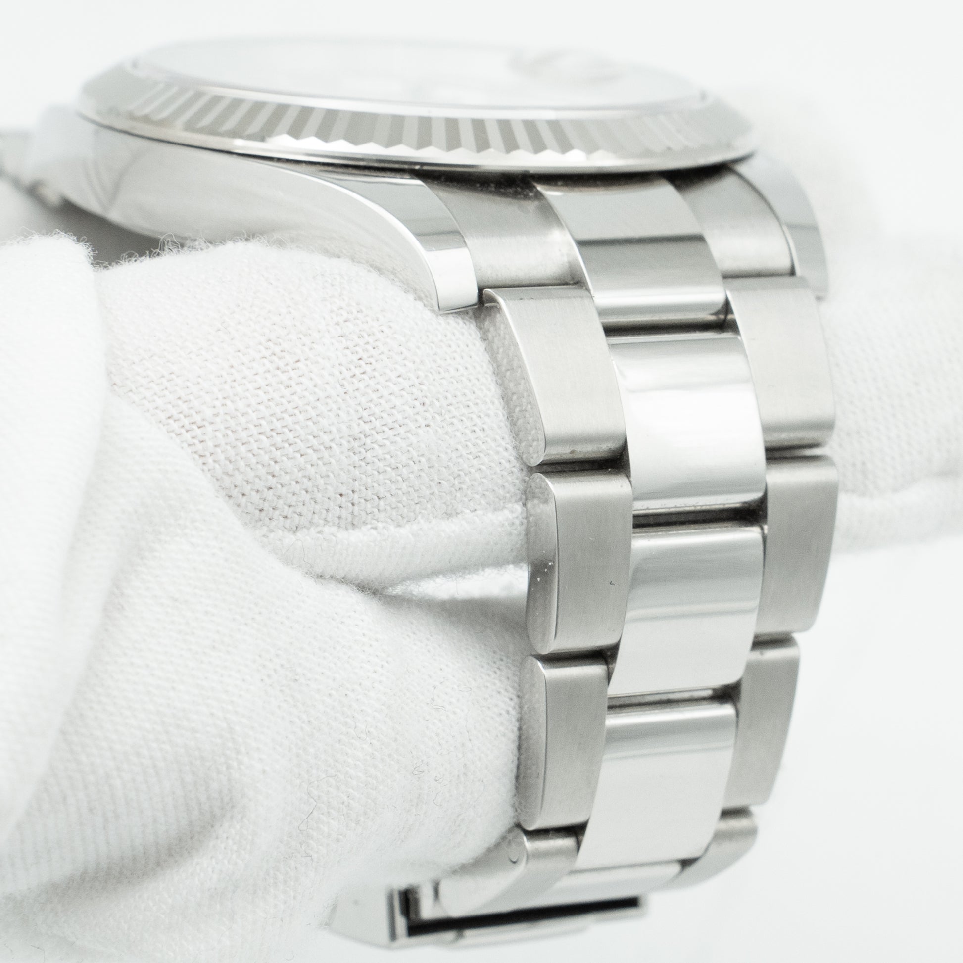 Rolex Datejust White Dial 126334 Fluted Bezel Oyster Bracelet 41MM