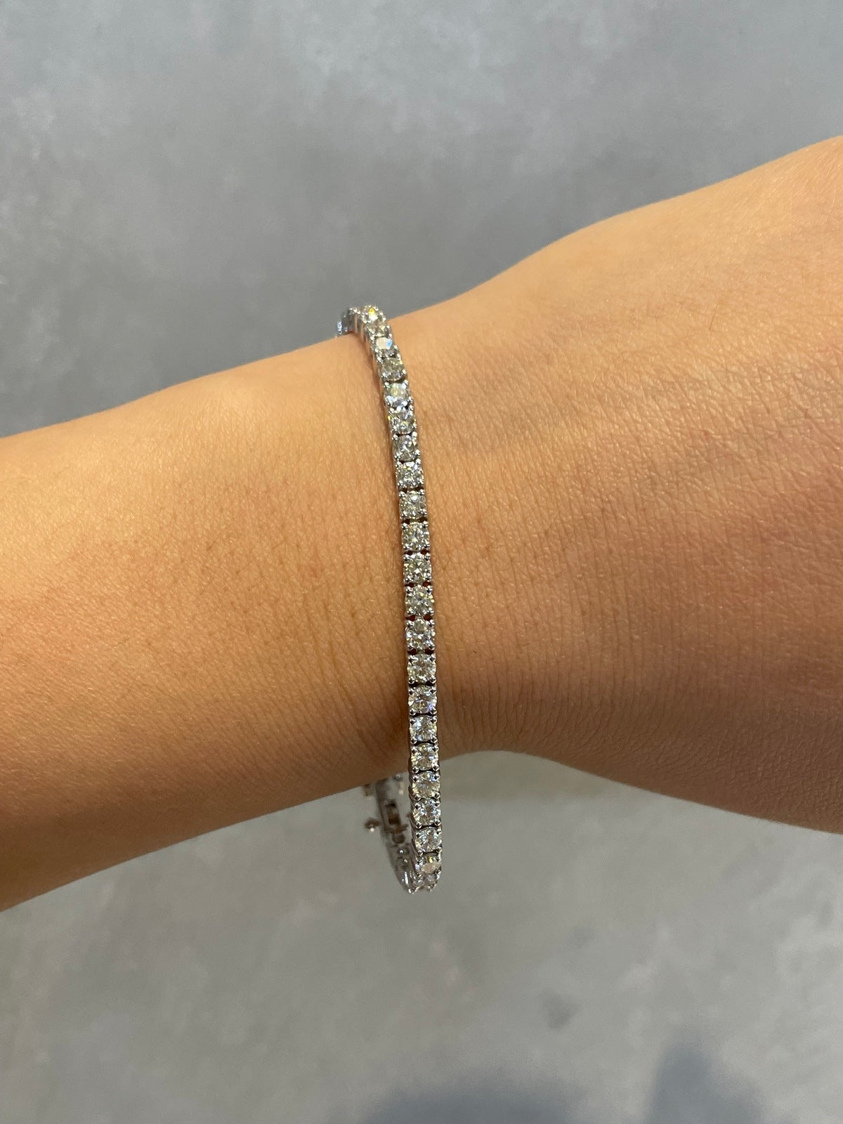 5.49ct Dimonds and 14k White Gold Tennis Bracelet