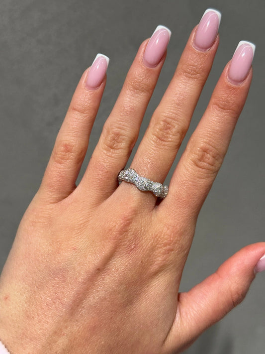 18K White Gold & Diamond Ring