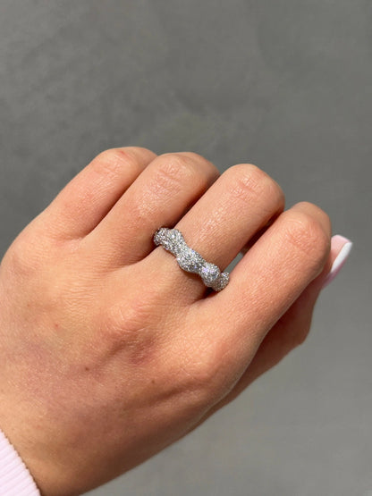 18K White Gold & Diamond Ring