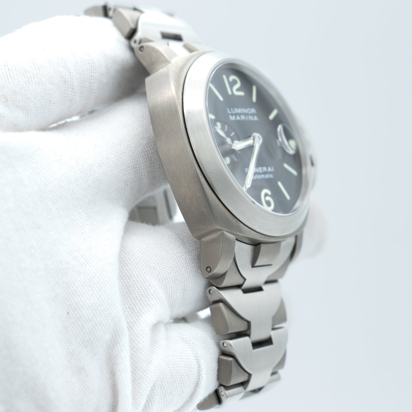 Panerai Luminor Marina AUTOMATIC Titanium PAM00221 44mm