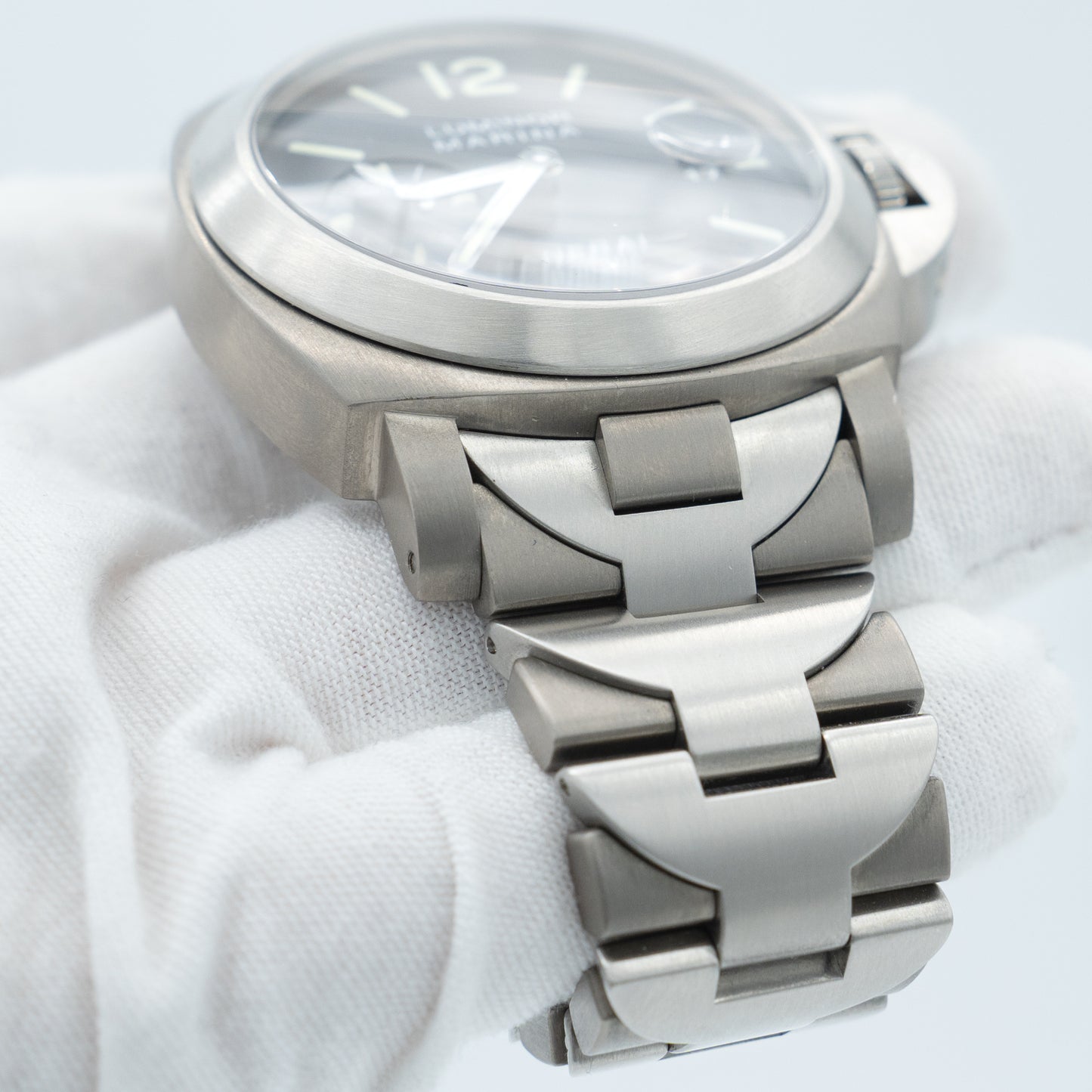 Panerai Luminor Marina AUTOMATIC Titanium PAM00221 44mm
