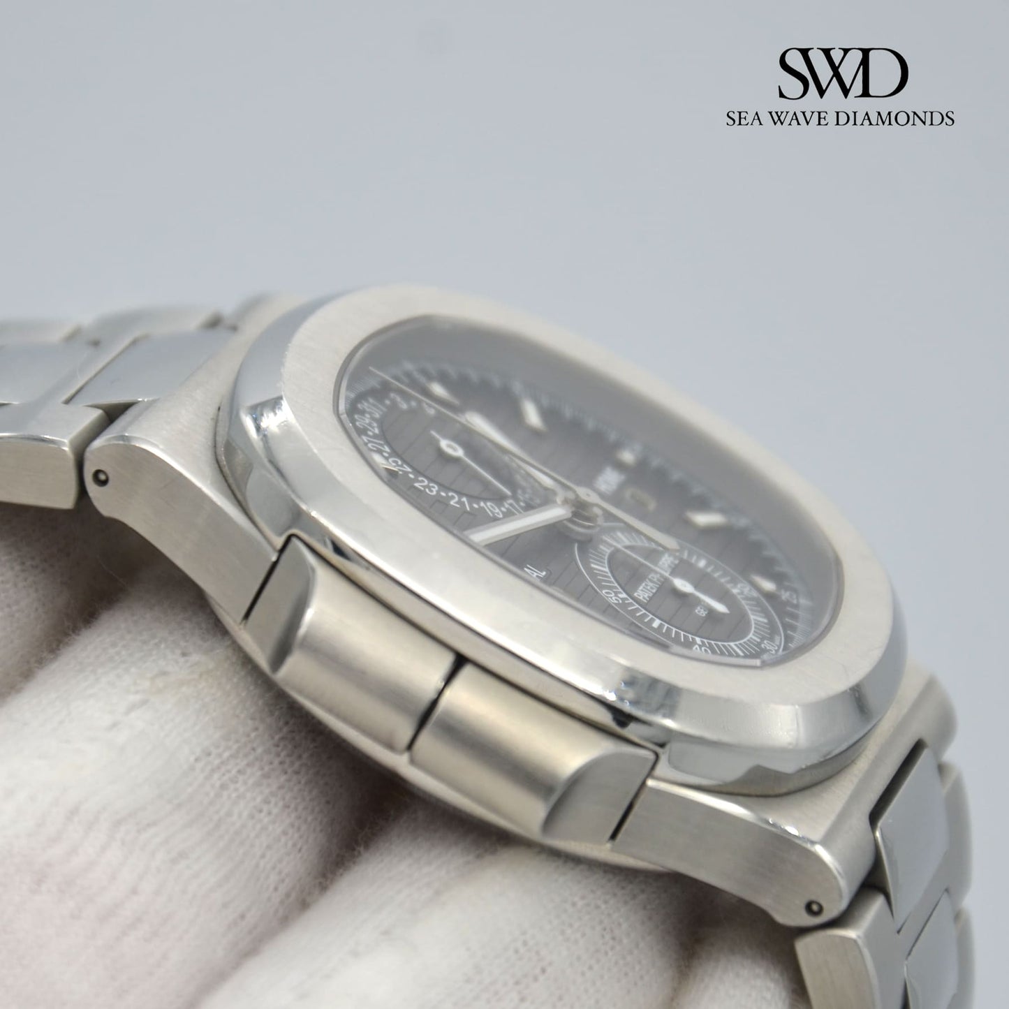 Patek Philippe Nautilus 5990/1A-001