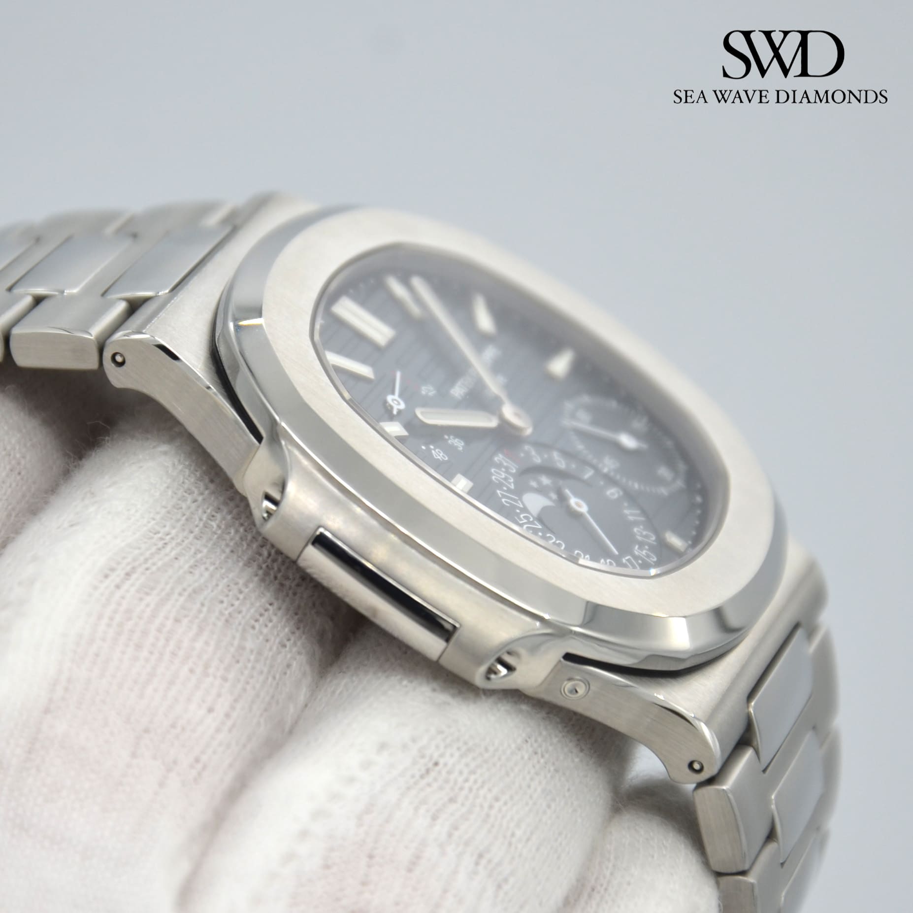 Patek Philippe Nautilus Blue Dial 5712/1A-001