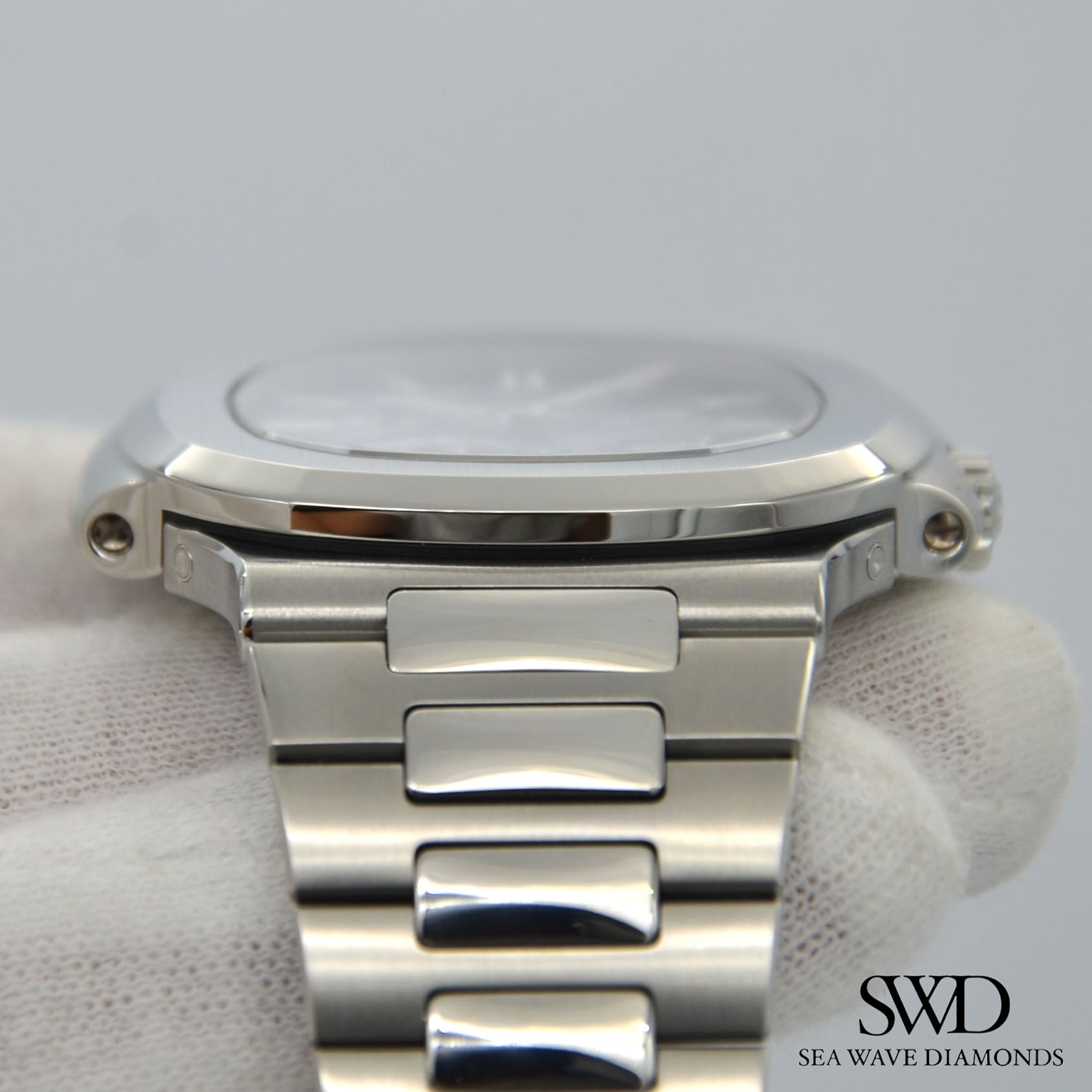 Patek Philippe Nautilus Blue Dial 5712/1A-001