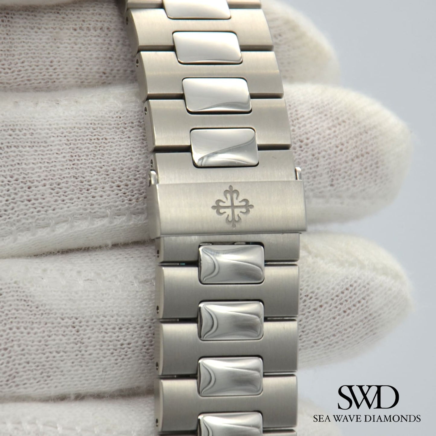 Patek Philippe Nautilus Blue Dial 5712/1A-001