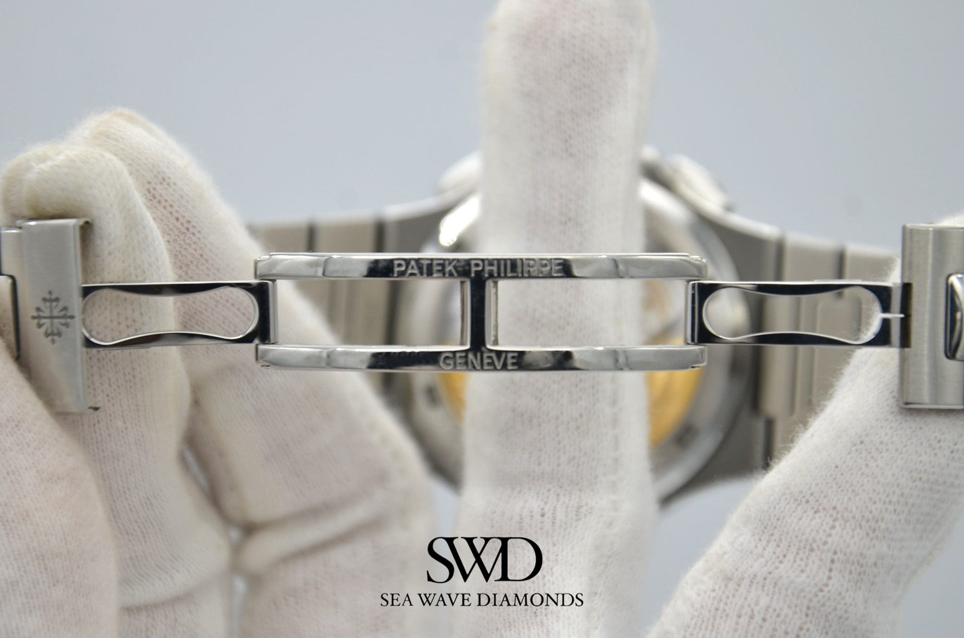 Patek Philippe Nautilus 5990/1A-001