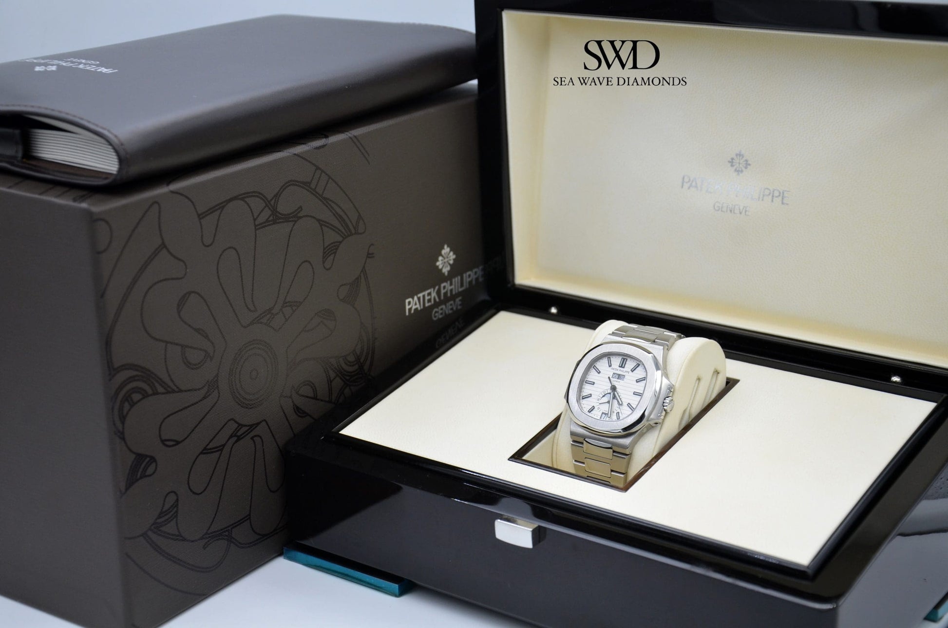 Patek Philippe Nautilus White Dial 5726/1A-010