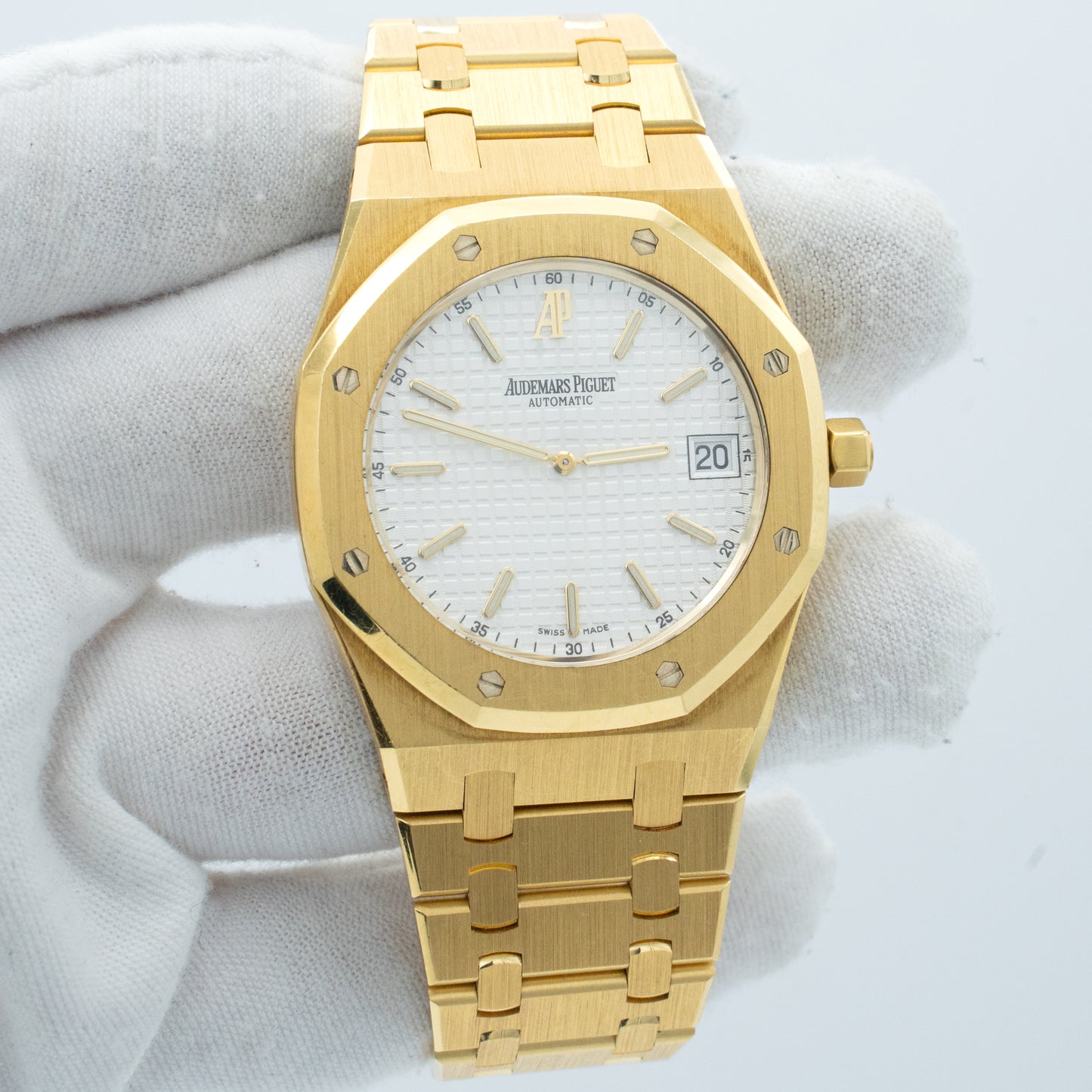 Audemars Piguet Royal Oak 15202BA.OO.0944BA.01 18K Yellow gold White Dial
