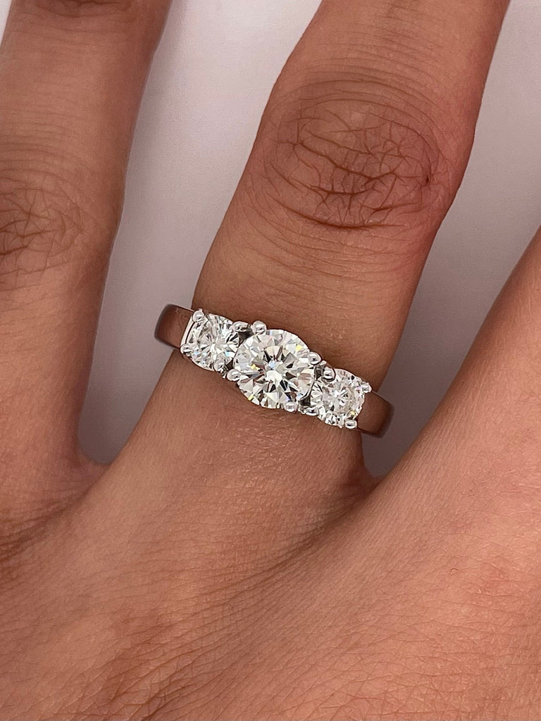 Round three stone diamond ring Clearance