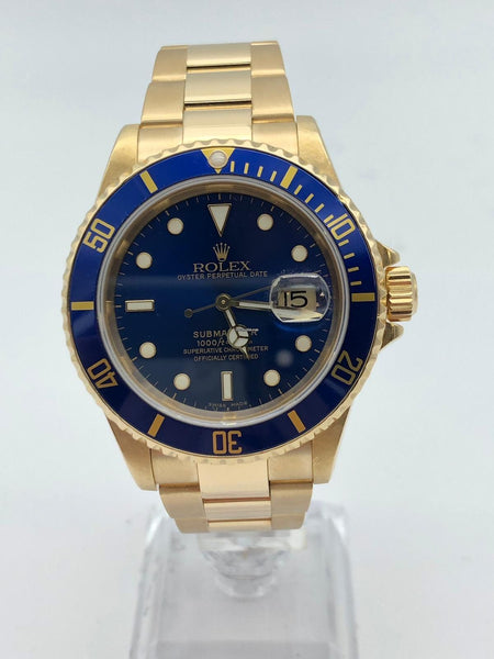 Rolex Submariner Date Yellow Gold K serial mint box and papers Pre-Owned 2002 16618