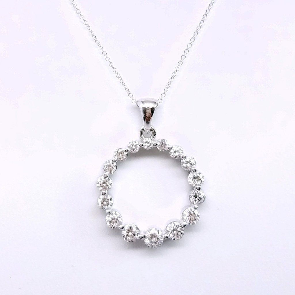 "PEND01038" Diamond Circle Of Life