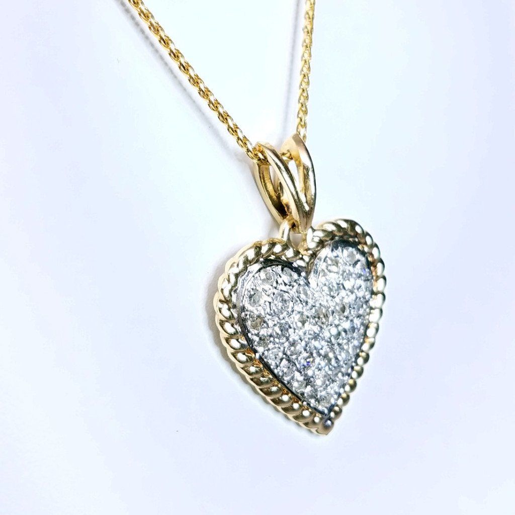 "PEND01654" 14K Yellow Gold Diamond Heart Pendant Rope Detailing