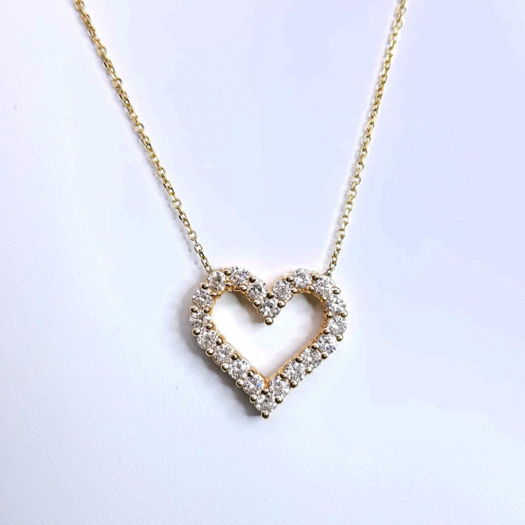 "PEND01042" Diamond Heart Pendant On A Chain in 14K Yellow Gold PEND01042