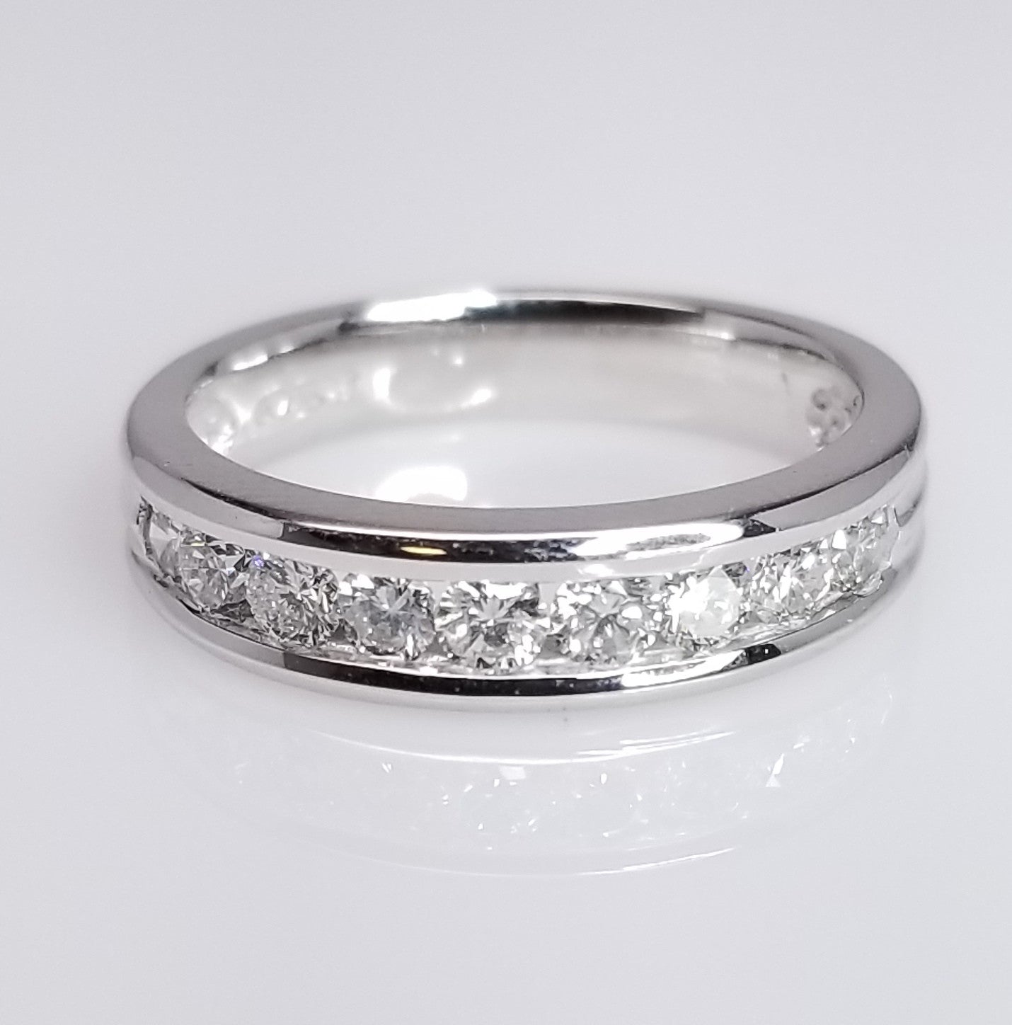 "DBAND01912" Channel Set Diamond Wedding Band