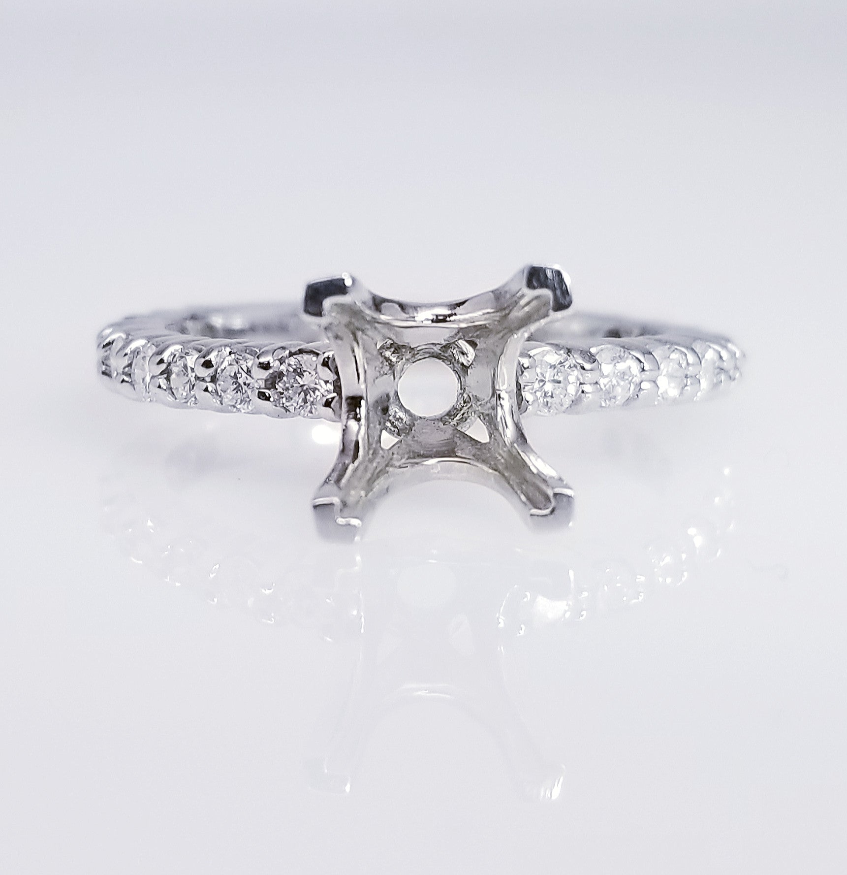"ENGR02209" Important Looking Diamond Engagement Ring Setting