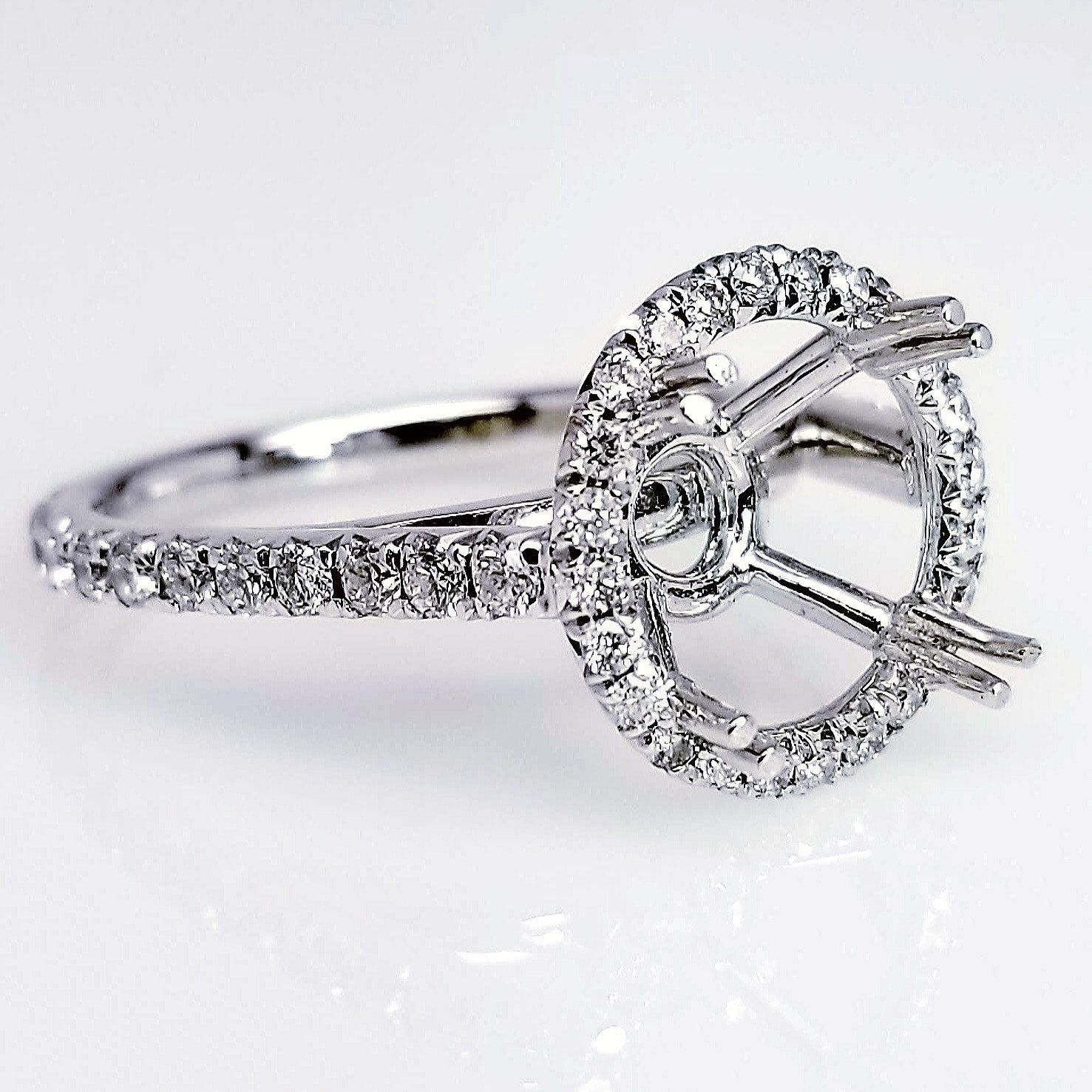 "ENGR02925" Round Cut Pave Diamond Halo Engagement Ring Setting
