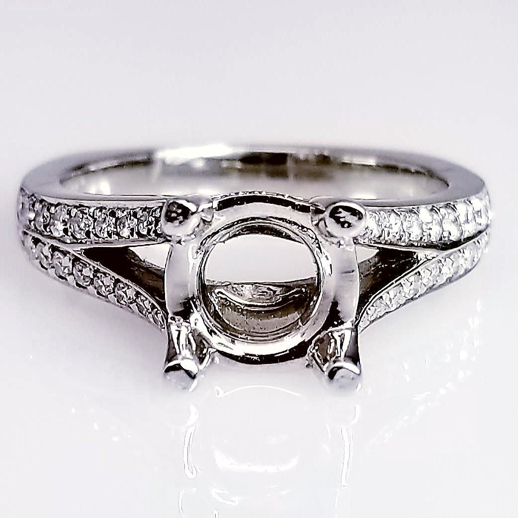 "ENGR01952" Round Brilliant Cut Setting With A Split Shank Heavy Platinum European