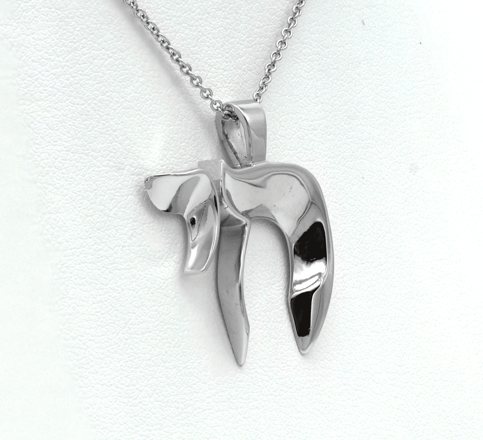 "PEND01733" Chai Hay Hebrew Pendant in White Gold