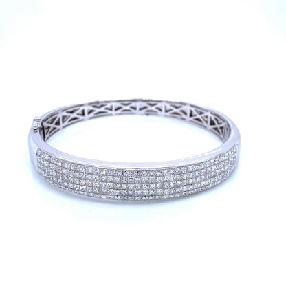 "BANG01017" Princess Cut Diamond and 18K White Gold Bangle