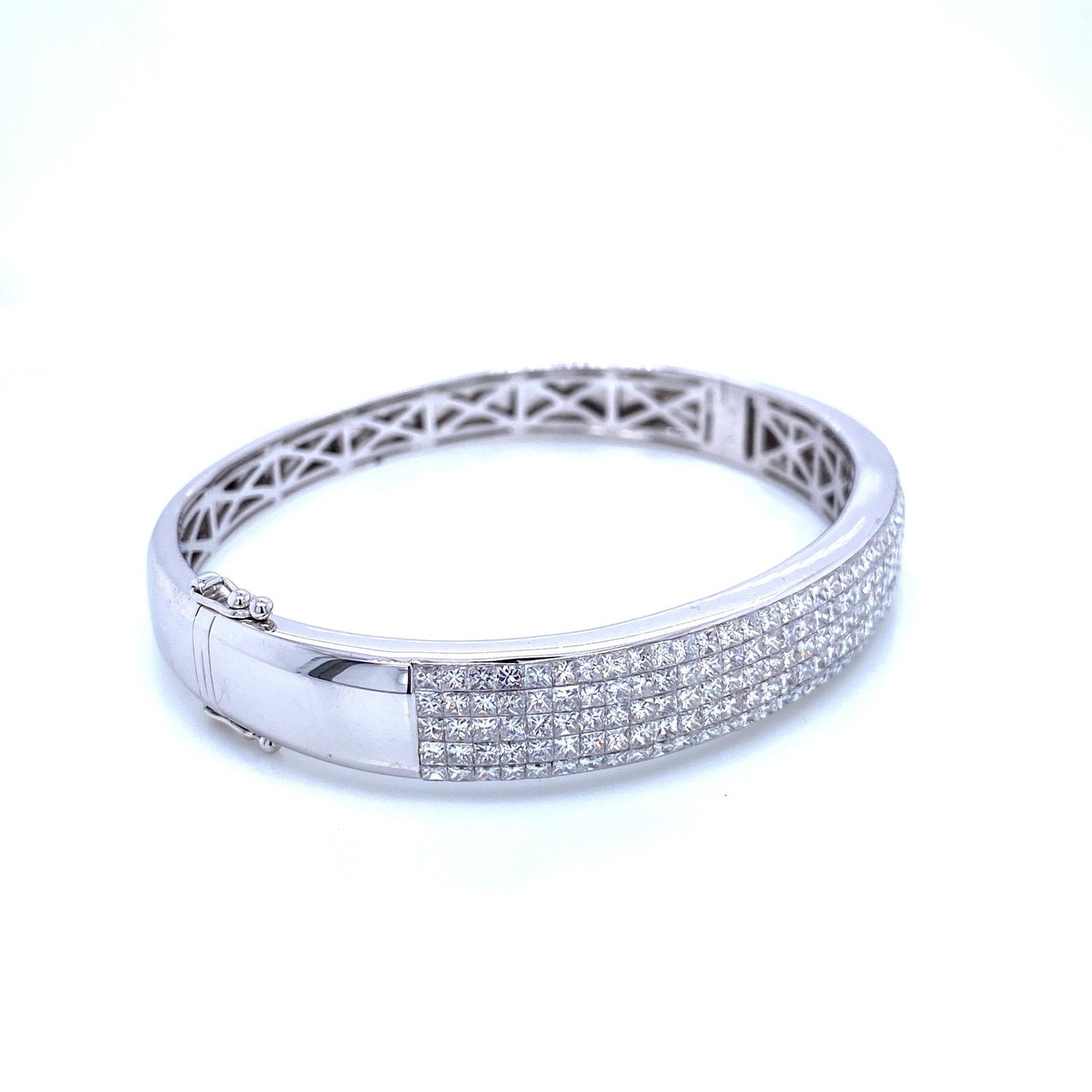 "BANG01017" Princess Cut Diamond and 18K White Gold Bangle