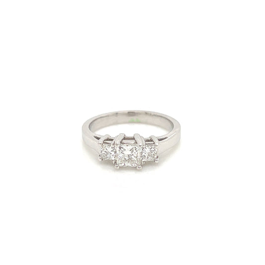 " 3STRG01017 " 1.01Carat Round Diamond Three Stone Engagement Ring