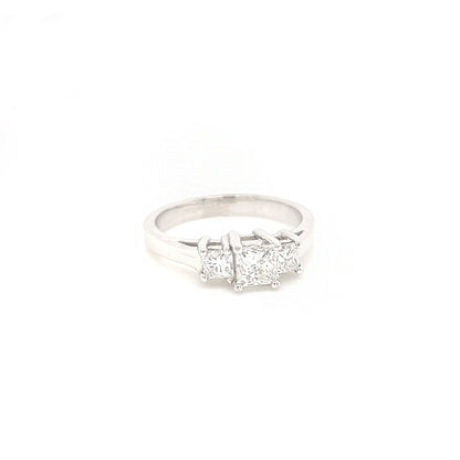 " 3STRG01017 " 1.01Carat Round Diamond Three Stone Engagement Ring