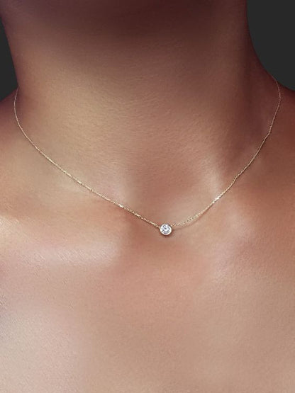 "PEND01686" Single Diamond Necklace 18K White Gold