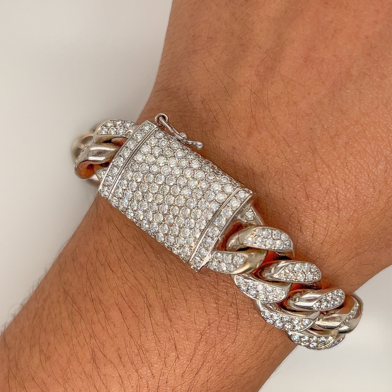 11.5 Carat Unisex 14K White Gold Iced Out Cuban Link Diamond Bracelet, 114g 8"