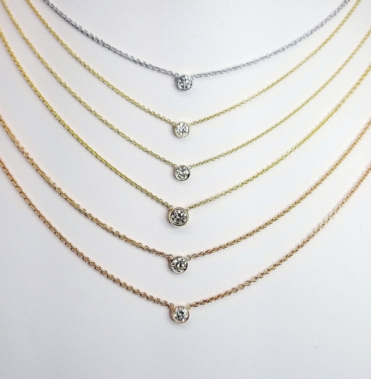 "PEND01687" Single Diamond Necklace 18K White Gold