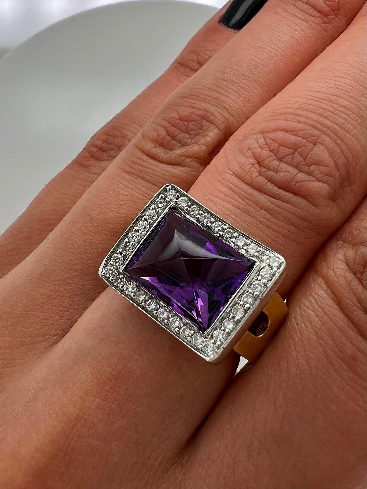 Ladies Ring With Amethyst