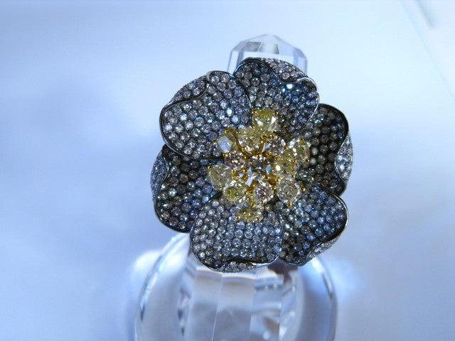 "LADRG01343" Diamond Flower RingIn 18k White Gold