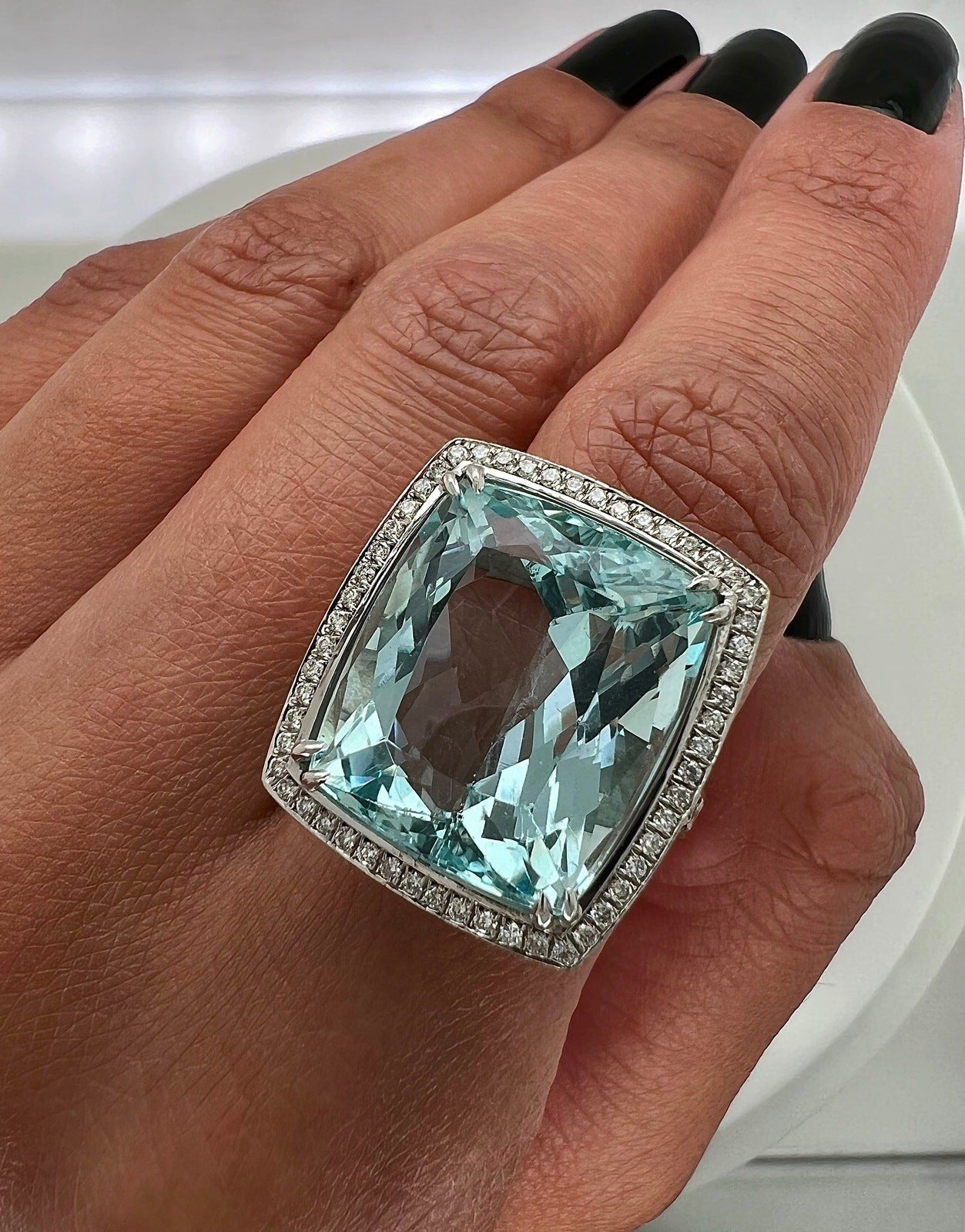 24.50Carat Aquamarine Ladies Diamond Ring