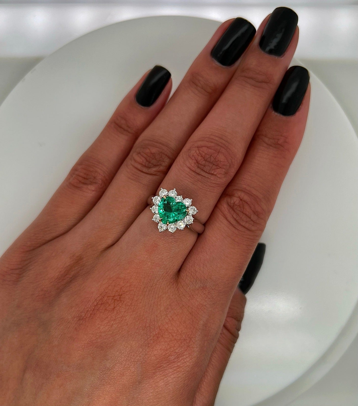"LADRG01417" Green Emerald Heart Diamond Ring
