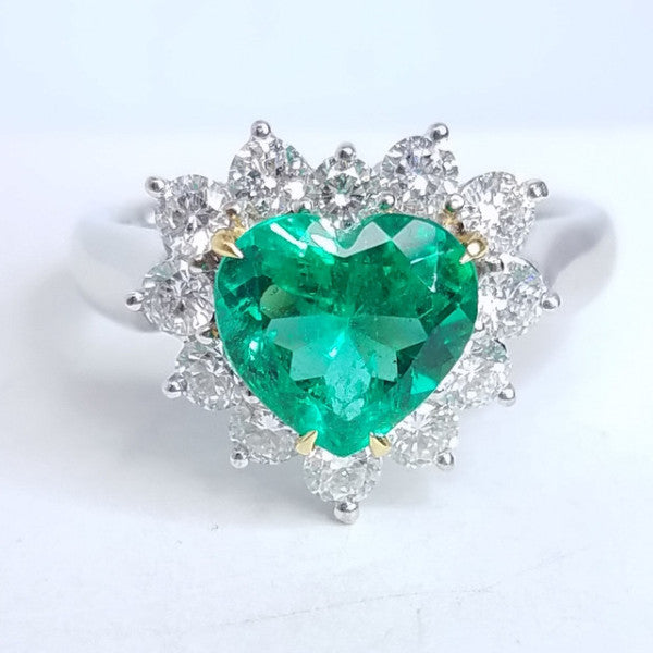 "LADRG01417" Green Emerald Heart Diamond Ring